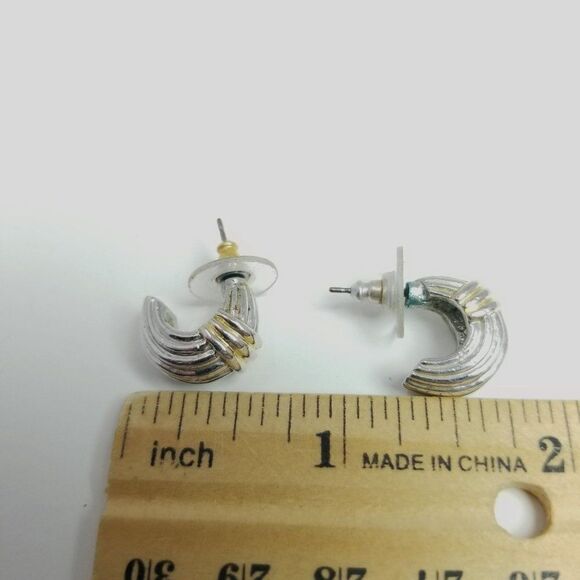 Vintage Half Hoop Stud Earrings, Huggie Style, Silver Tone Ribbed Design - Picture 3 of 5